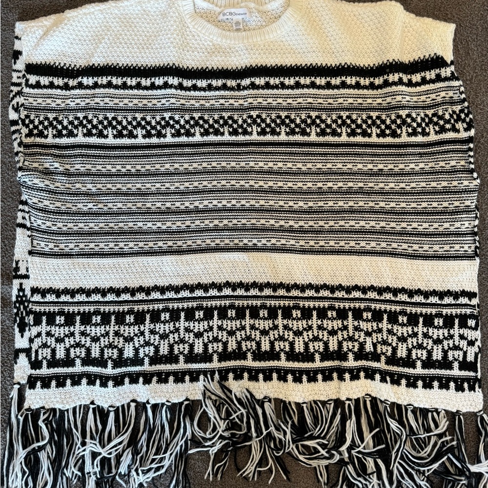 BCBGeneration Poncho One Size